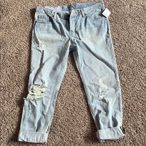 29W UNWORN Boyfriend Jeans